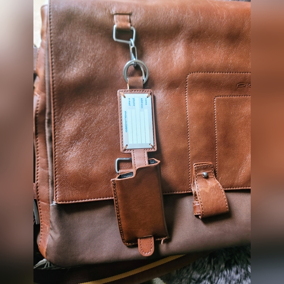 Piquadro fine leather Brown Laptop, business, messenger, bag. Rare find. - Picture 7 of 16